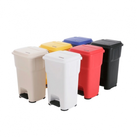 Gera plastic container with pedal and cover 